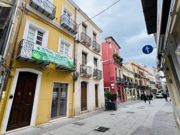 appartamento in vendita a Cagliari in zona Stampace/Punici
