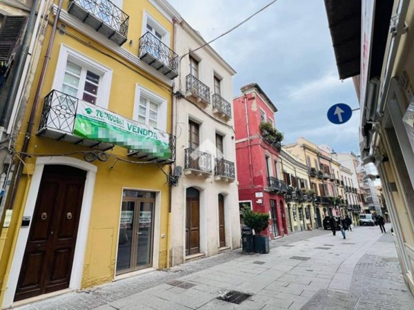 appartamento in vendita a Cagliari in zona Stampace/Punici