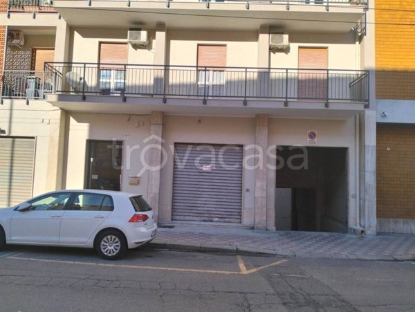 negozio in vendita a Cagliari in zona La Vega