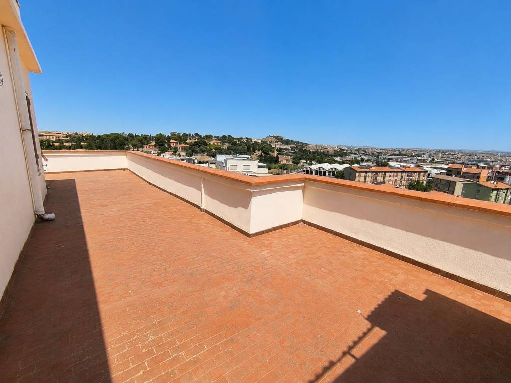 appartamento in vendita a Cagliari in zona Genneruxi