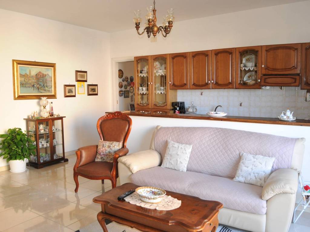 appartamento in vendita a Cagliari in zona San Benedetto