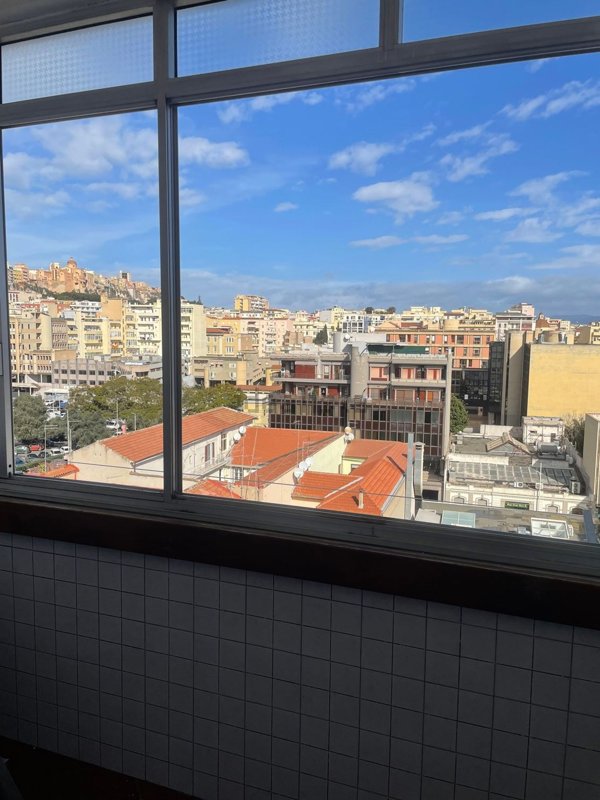 appartamento in vendita a Cagliari in zona Bonaria