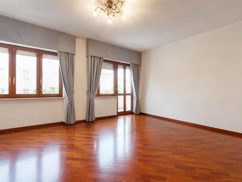 appartamento in vendita a Cagliari in zona Bonaria