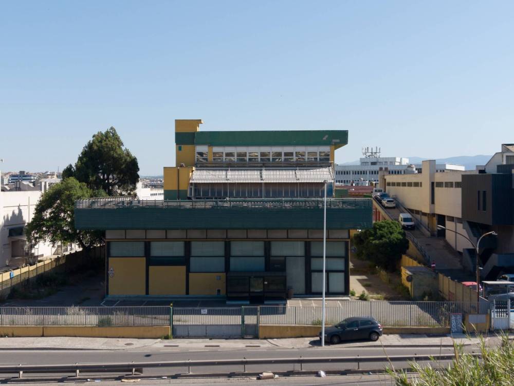 locale commerciale in vendita a Cagliari in zona Pirri