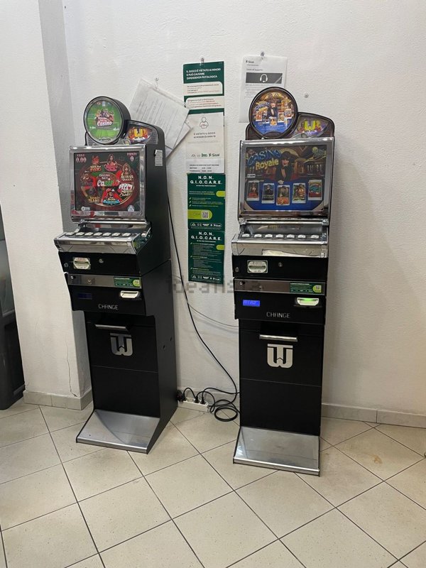 negozio in vendita a Cagliari in zona Pirri