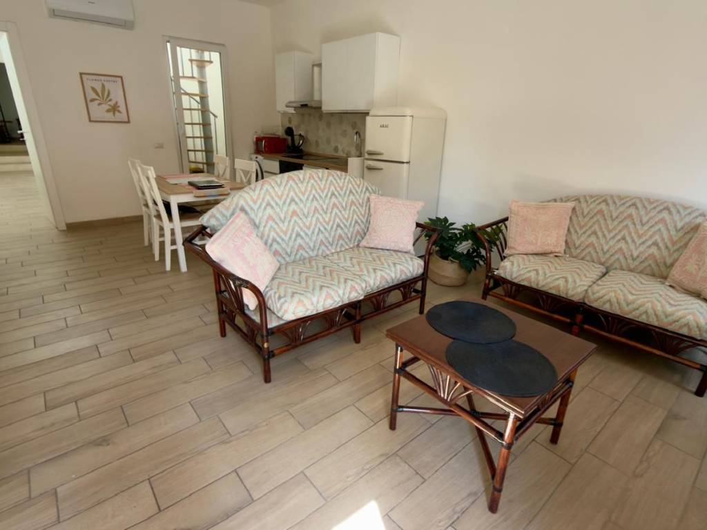 casa indipendente in vendita a Cagliari in zona Villanova