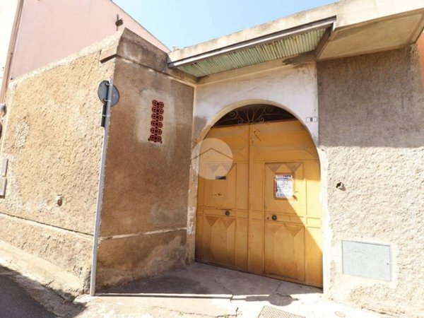 casa indipendente in vendita a Cagliari in zona Pirri