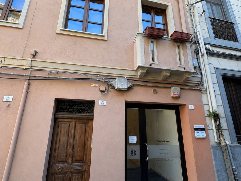 negozio in vendita a Cagliari in zona Villanova