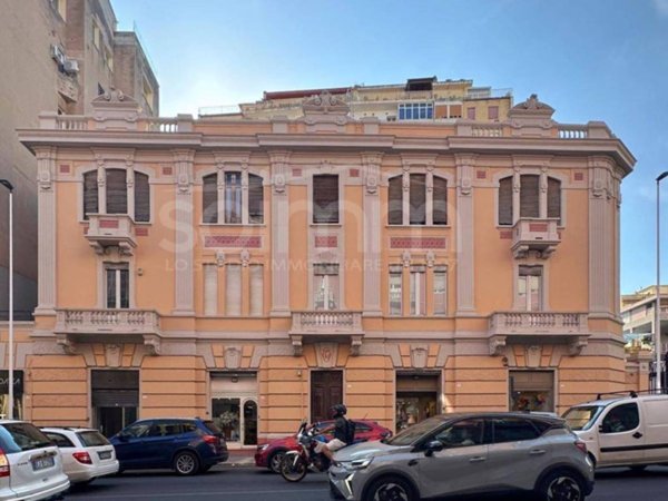 negozio in vendita a Cagliari in zona Villanova