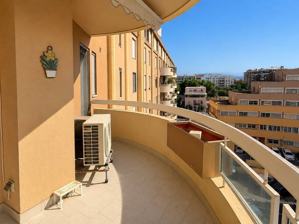 appartamento in vendita a Cagliari in zona Genneruxi