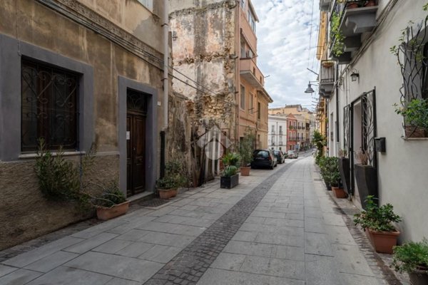 appartamento in vendita a Cagliari in zona Villanova