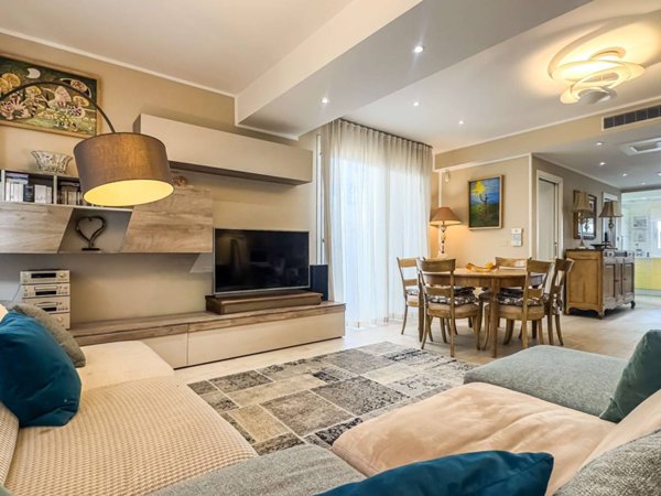 casa indipendente in vendita a Cagliari in zona Pirri