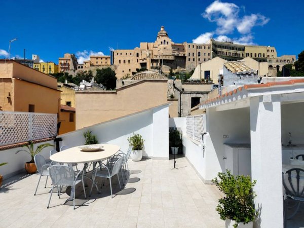 villa in vendita a Cagliari in zona Castello