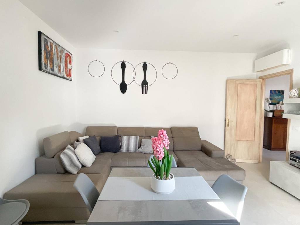 appartamento in vendita a Cagliari in zona Pirri