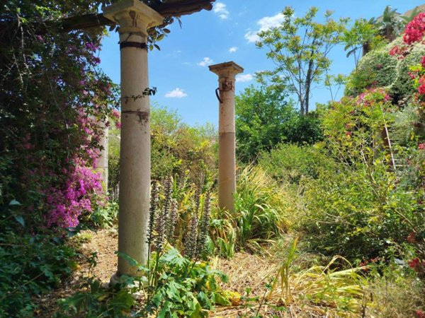 villa in vendita a Cagliari in zona Villanova