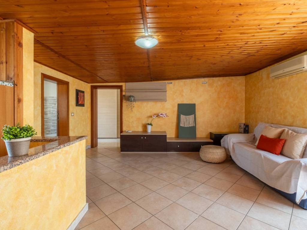 appartamento in vendita a Cagliari in zona Pirri