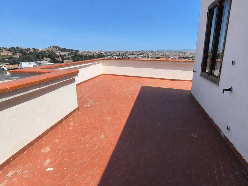 appartamento in vendita a Cagliari in zona Genneruxi