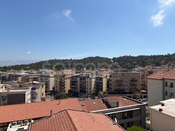 appartamento in vendita a Cagliari in zona Bonaria