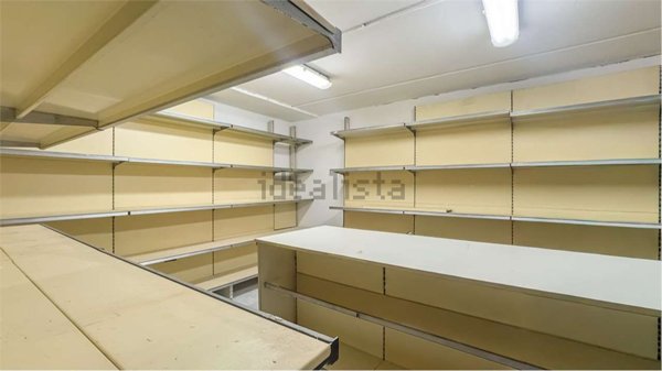 locale di sgombero in vendita a Cagliari in zona Pirri