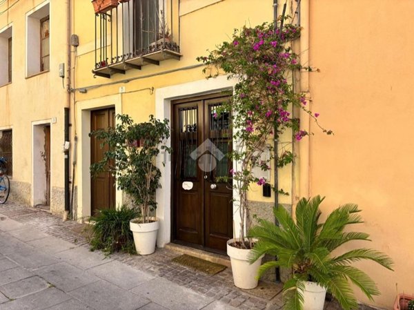 appartamento in vendita a Cagliari in zona Villanova