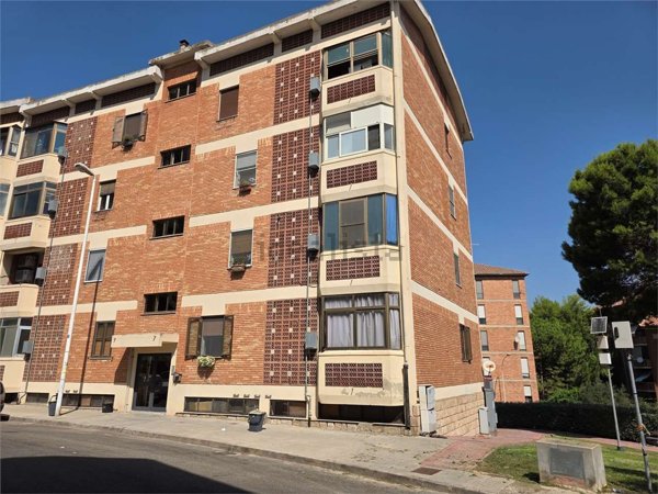 appartamento in vendita a Cagliari in zona Genneruxi