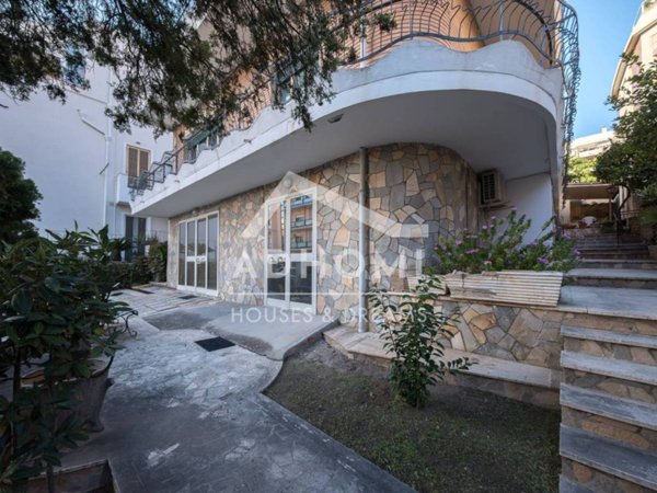 appartamento in vendita a Cagliari in zona Bonaria
