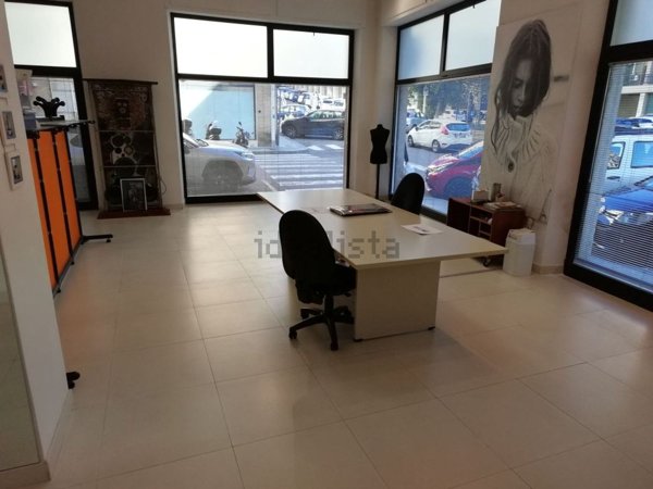 locale commerciale in vendita a Cagliari in zona Stampace/Punici
