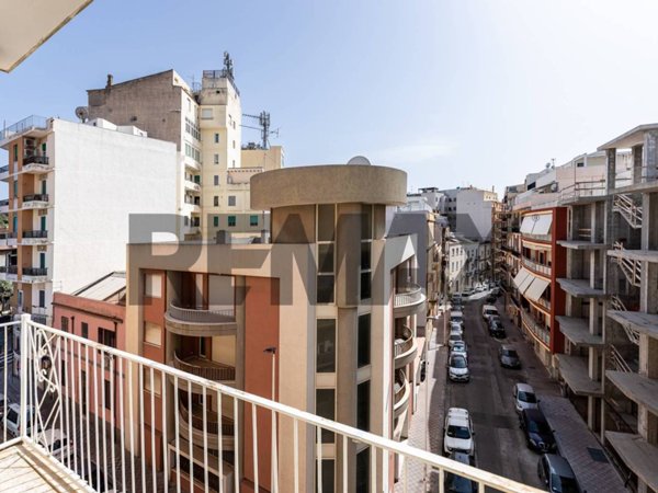 appartamento in vendita a Cagliari in zona Genneruxi