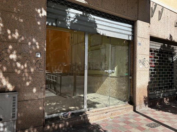 locale commerciale in vendita a Cagliari in zona San Benedetto