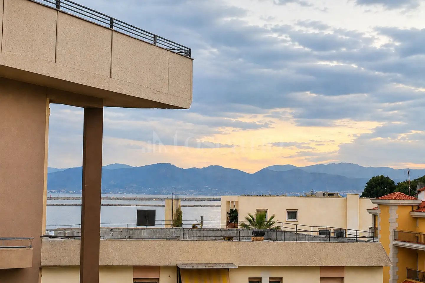 appartamento in vendita a Cagliari in zona Bonaria