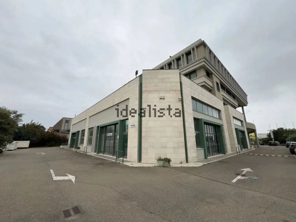 ufficio in vendita a Cagliari in zona Sant'Avendrace