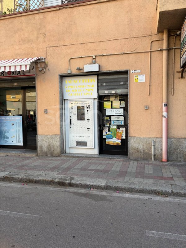 locale commerciale in vendita a Cagliari in zona Monte Urpinu