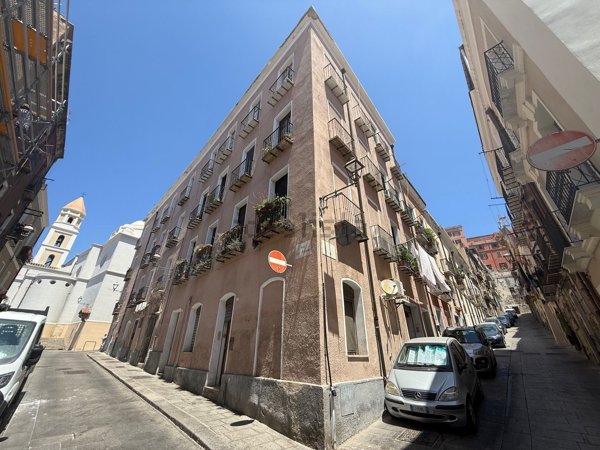 appartamento in vendita a Cagliari in zona Marina