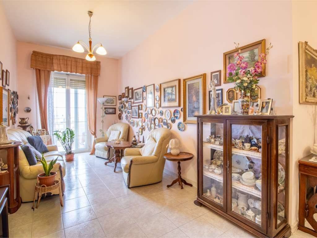 appartamento in vendita a Cagliari in zona Genneruxi