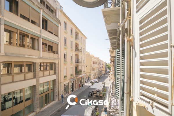 appartamento in vendita a Cagliari in zona Marina