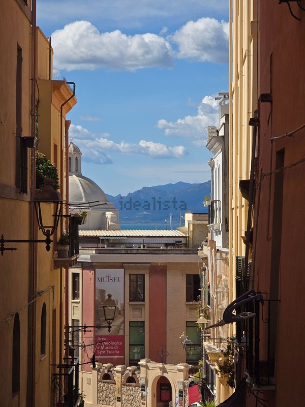 appartamento in vendita a Cagliari in zona Marina