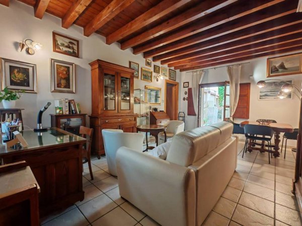 appartamento in vendita a Cagliari in zona Pirri