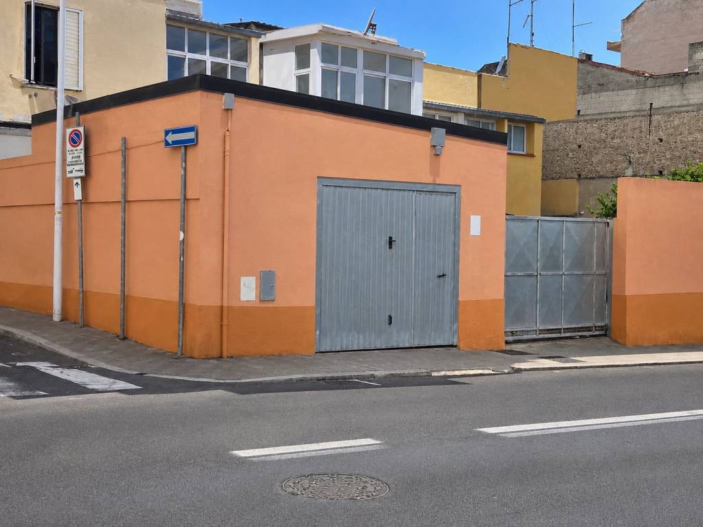 box auto in vendita a Cagliari in zona Is Mirrionis/San Michele
