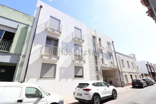 negozio in vendita a Cagliari in zona Pirri