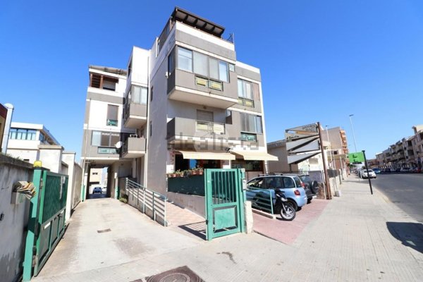 box auto in vendita a Cagliari in zona Pirri
