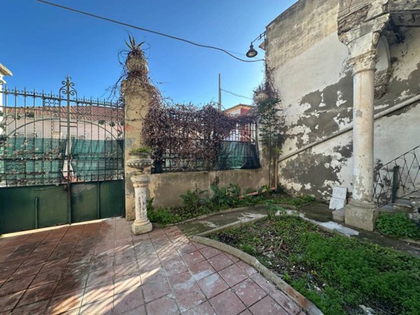 appartamento in vendita a Cagliari in zona Villanova