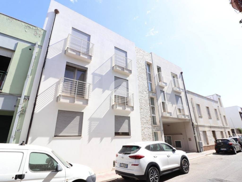 negozio in vendita a Cagliari in zona Pirri