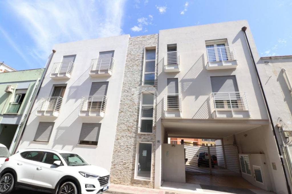 ufficio in vendita a Cagliari in zona Pirri