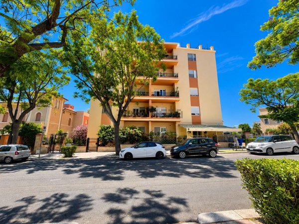 appartamento in vendita a Cagliari in zona Bonaria