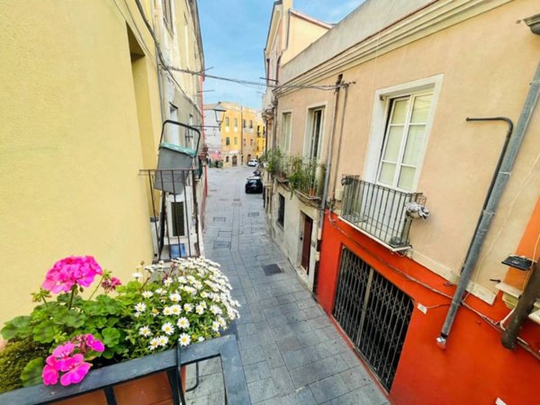 appartamento in vendita a Cagliari in zona Marina
