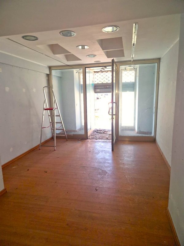 locale commerciale in vendita a Cagliari in zona San Benedetto