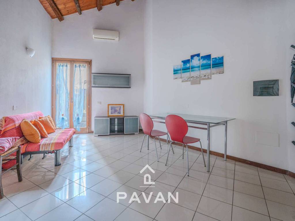 appartamento in vendita a Cagliari in zona Stampace/Punici