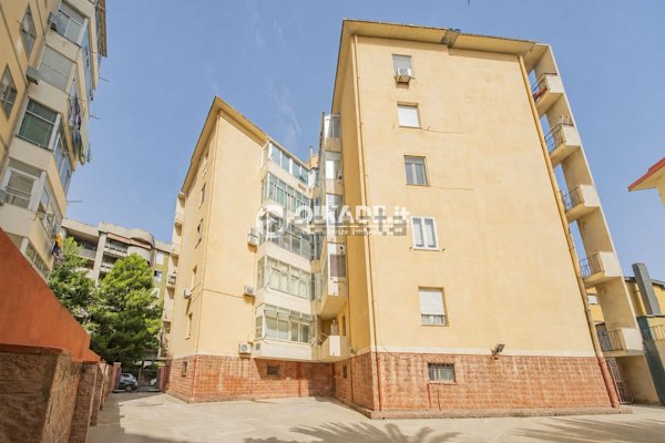 appartamento in vendita a Cagliari in zona Bonaria