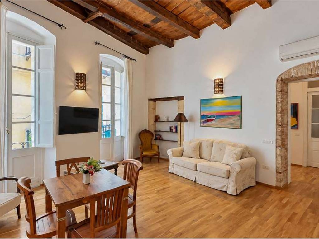 appartamento in vendita a Cagliari in zona Castello