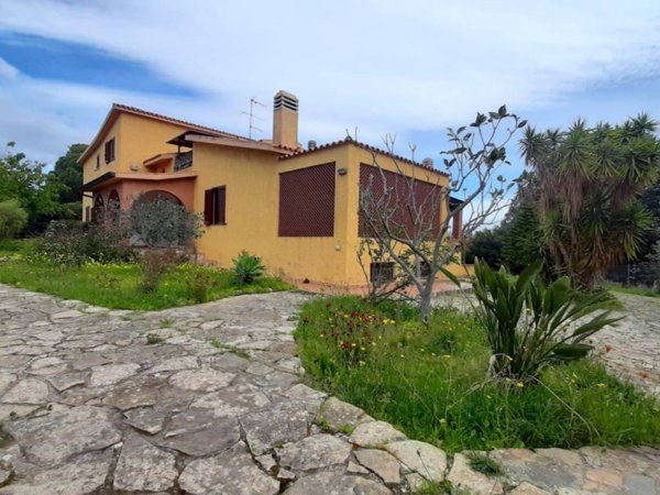 casa indipendente in vendita a Capoterra in zona Poggio dei Pini